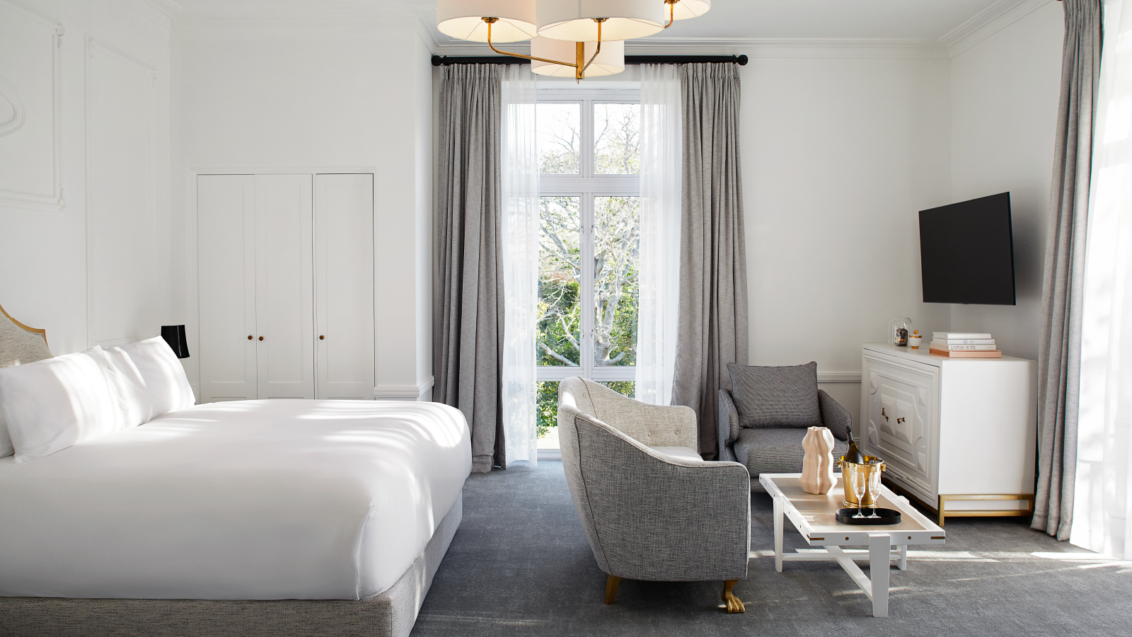 Alphen_Stay. Superior. Full Slider. 1